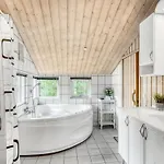Ane - 800m From The Sea By Interhome *