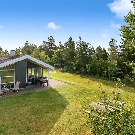 Ane - 800m From The Sea By Interhome