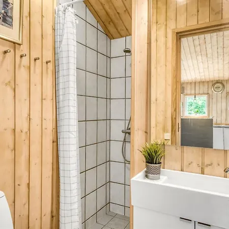 Ane - 800m From The Sea By Interhome *